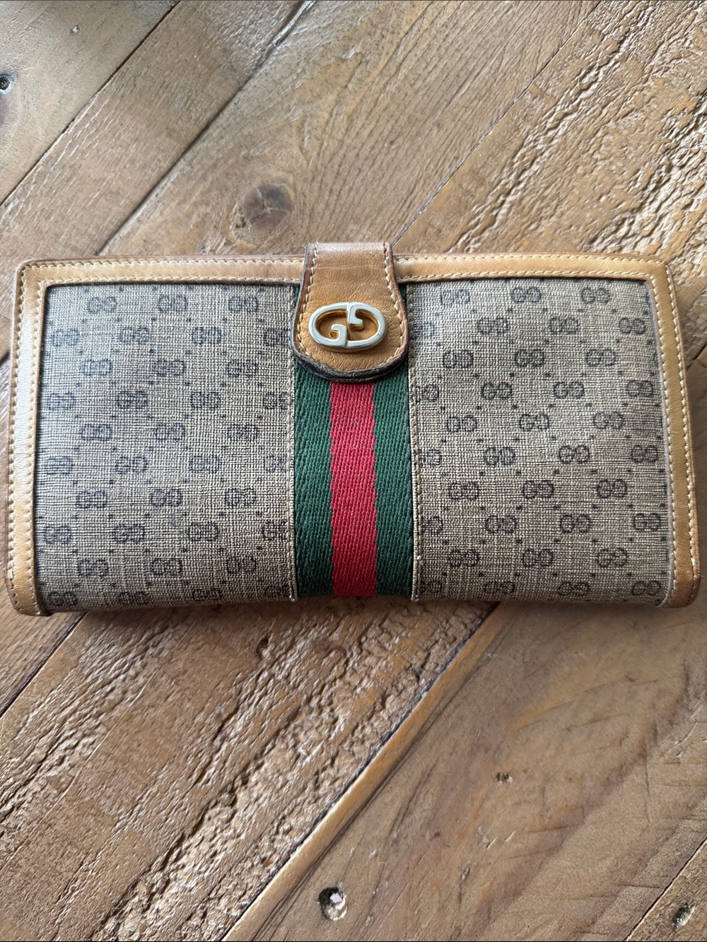 Vintage Gucci Beige GG Canvas Wallet with Green & Red Web Stripe